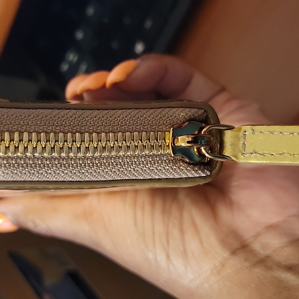 MCM - Picture 3 of 4